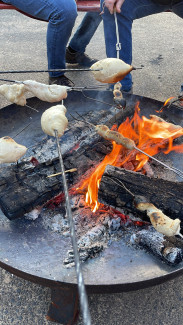 Stockbrot am Lagerfeuer